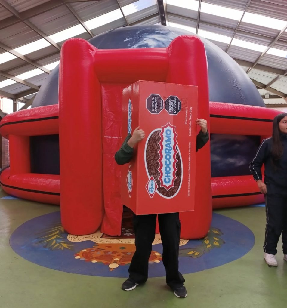 🌌 Números y Estrellas: La Visita del Planetario Móvil Colombia al Colegio Nuestra Señora del Pilar